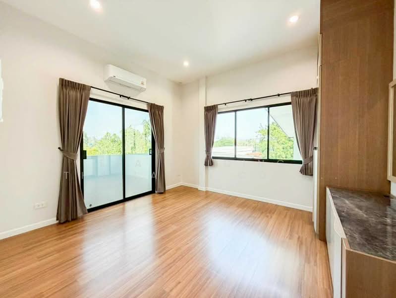 ปทุมธานี คลอง 5, Pathum Thani, Rangsit, Thanyaburi, Pathum Thani, 9 Bedrooms, 600 sqm, Single Detached House For Sale, by ERA Holding (Thailand) Co., Ltd., 500179824 - DDproperty.com