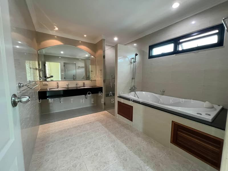 5-BR House, Bangkok, Makkasan, Ratchathewi, Bangkok, 5 Bedrooms, 400 sqm, Single Detached House For Sale, by Orapa Sumetheesirisakul, 500179847 - DDproperty.com