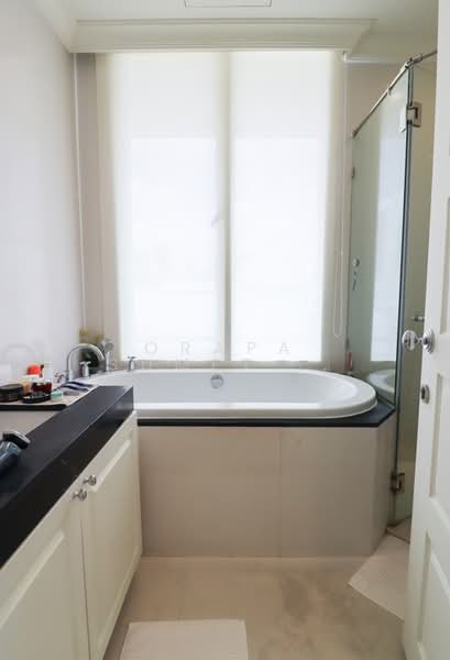 Royce Private Residences, Bangkok, 61 Soi Sukhumvit 31, Khlongtoei Nua, Watthana, Bangkok, 2 Bedrooms, 111 sqm, Condo For Sale, by Orapa Sumetheesirisakul, 500179864 - DDproperty.com