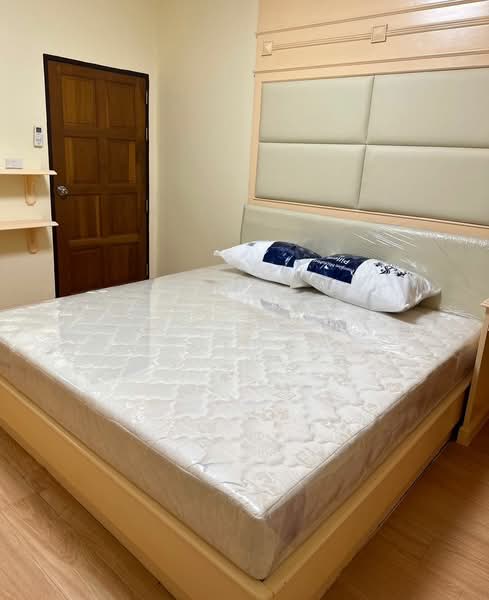 Royal Castle Sukhumvit, Bangkok, 30 Soi Sukhumvit 39, Khlongtoei Nua, Watthana, Bangkok, 5 Bedrooms, 270 sqm, Condo For Rent, by Pavana Sirikogar, 500179961 - DDproperty.com