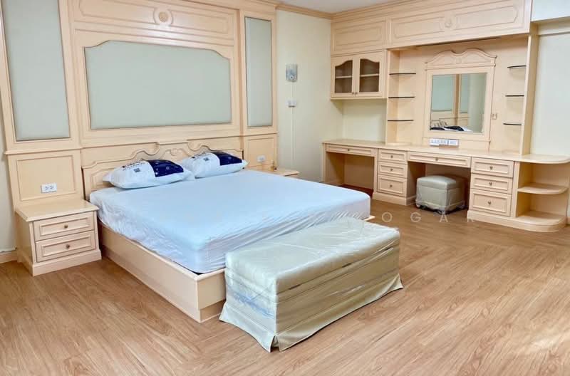 Royal Castle Sukhumvit, Bangkok, 30 Soi Sukhumvit 39, Khlongtoei Nua, Watthana, Bangkok, 5 Bedrooms, 270 sqm, Condo For Rent, by Pavana Sirikogar, 500179961 - DDproperty.com