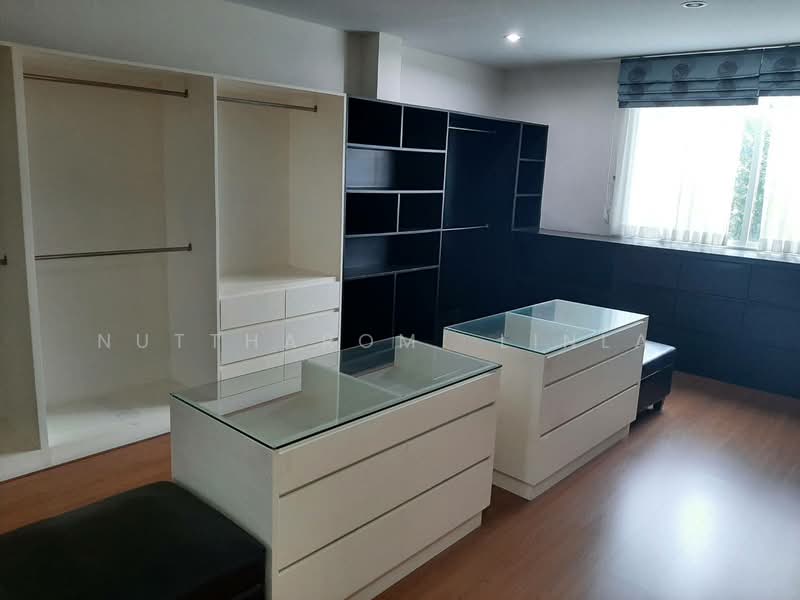 4-BR House, Bangkok, Bang Chak, Phra Khanong, Bangkok, 4 Bedrooms, 2,400 sqm, Single Detached House For Sale, by Nuttharom  Linla , 500179985 - DDproperty.com