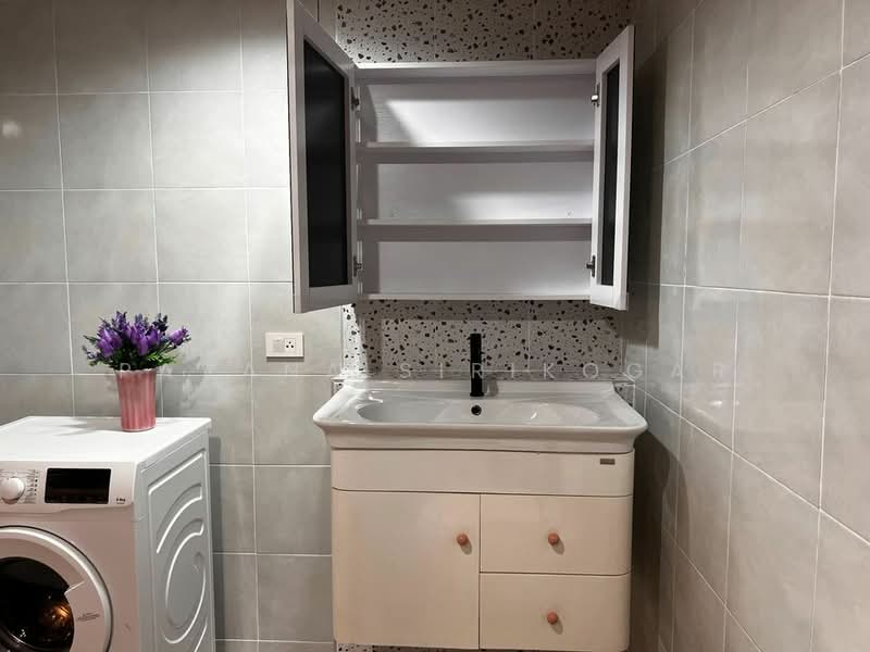 State Tower, Bangkok, 1055 Silom Road, Silom, Bang Rak, Bangkok, 1 Bedroom, 68 sqm, Condo For Rent, by Pavana Sirikogar, 500179995 - DDproperty.com