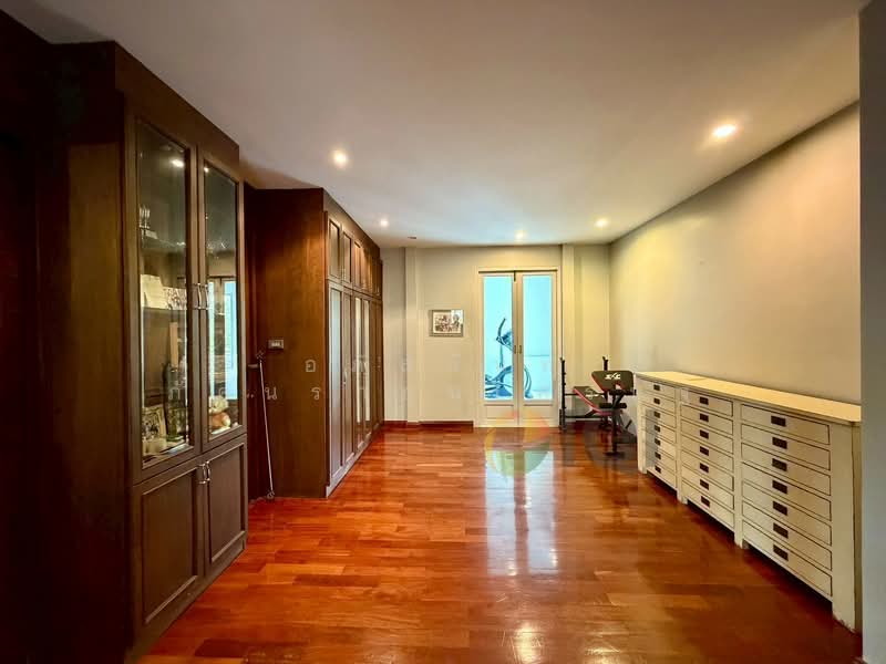 Baan Lat Phrao 1, Bangkok, ประดิษฐ์มนูธรรม (เลียบด่วนรามอินทรา), Khlong Chan, Bang Kapi, Bangkok, 5 Bedrooms, 500 sqm, Single Detached House For Sale, by อภัสนันท์ ภัคนราธนเศรษฐ์, 500180038 - DDproperty.com