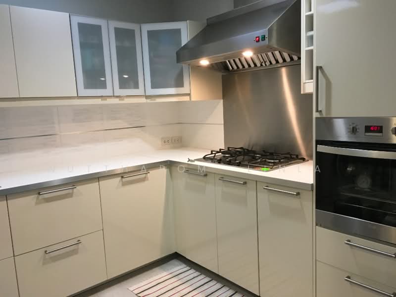 Thanapat Haus Sathorn - Narathiwas, Bangkok, Soi Chuen Chitrung, Nontri Road, Chong Nonsi, Yan Nawa, Bangkok, 3 Bedrooms, 200 sqm, Townhouse For Sale, by Nuttharom  Linla , 500180167 - DDproperty.com