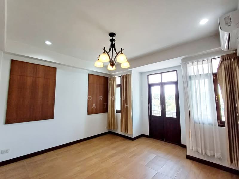 For Rent - R0945 | Large 3-Storey Commercial Building for Rent near Royal Park Rajapruek, Chiang Mai, Chiang Mai