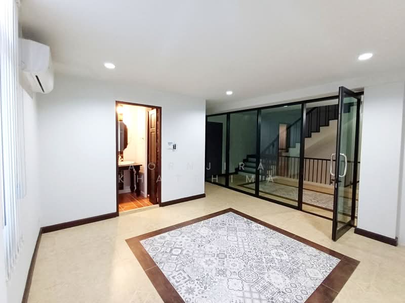 For Rent - R0945 | Large 3-Storey Commercial Building for Rent near Royal Park Rajapruek, Chiang Mai, Chiang Mai