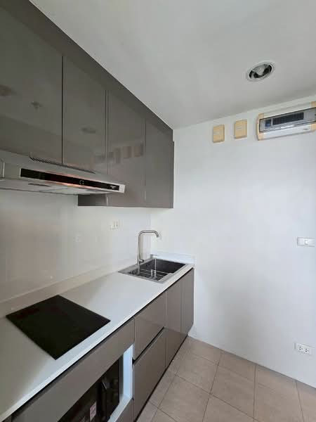 Q House Condo Sathorn, Bangkok, Thonburi Road, Khlong Ton Sai, Khlong San, Bangkok, 2 Bedrooms, 71 sqm, Condo For Rent, by Pavana Sirikogar, 500180250 - DDproperty.com