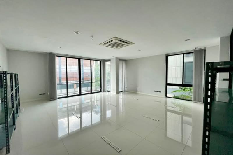 ศรีนครินทร์ 15 สวนหลวง, Bangkok, ศรีนครินทร์, Suan Luang, Suan Luang, Bangkok, , 450 sqm, Office Space For Sale, by คุณนารี, 500180311 - DDproperty.com