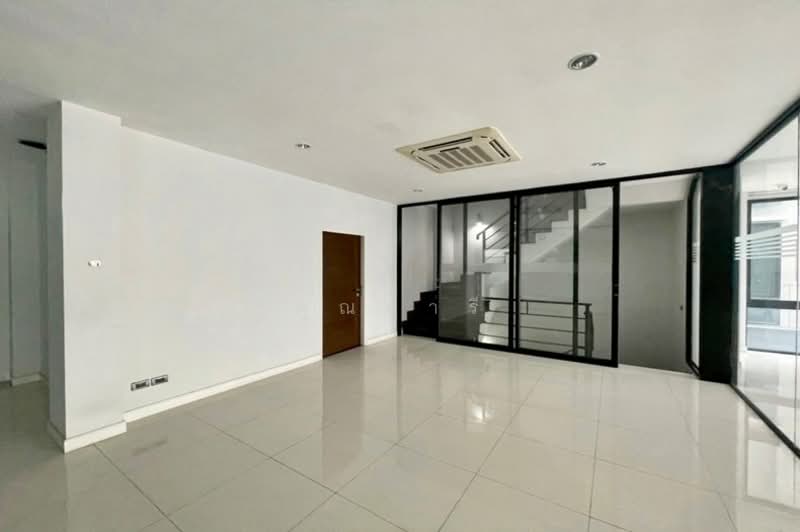 ศรีนครินทร์ 15 สวนหลวง, Bangkok, ศรีนครินทร์, Suan Luang, Suan Luang, Bangkok, , 450 sqm, Office Space For Sale, by คุณนารี, 500180311 - DDproperty.com