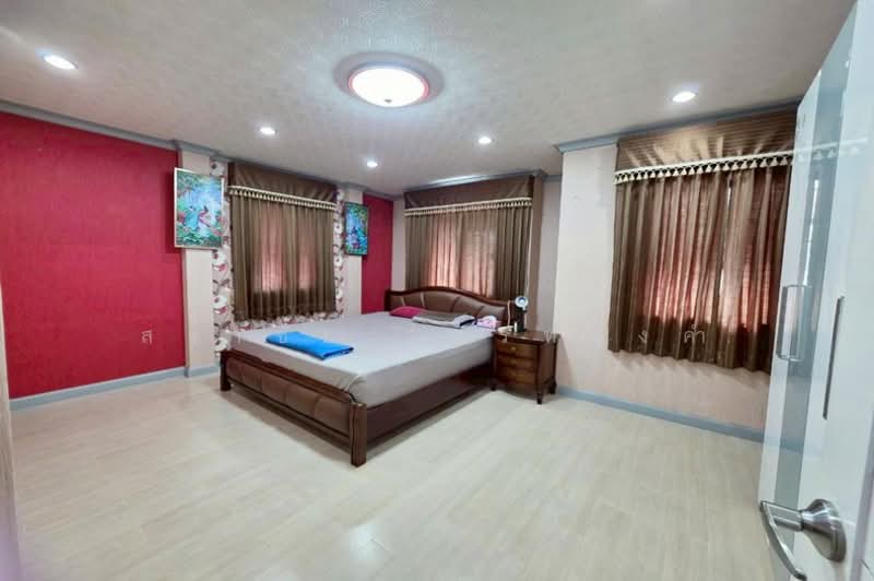 Vararom Prachauthit 98, Bangkok, Soi Pracha Uthit 98, Pracha Uthit Road, Thung Khru, Thung Khru, Bangkok, 3 Bedrooms, 200 sqm, Single Detached House For Sale, by สง่าชัย ไทรทองคำ, 500180315 - DDproperty.com