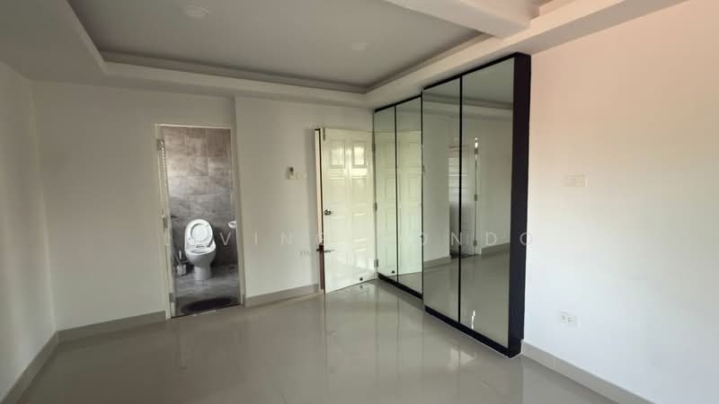 Leo Classic Place, Bangkok, Khlong Tan Nua, Watthana, Bangkok, 3 Bedrooms, 250 sqm, Townhouse For Rent, by Living Condo, 500180324 - DDproperty.com