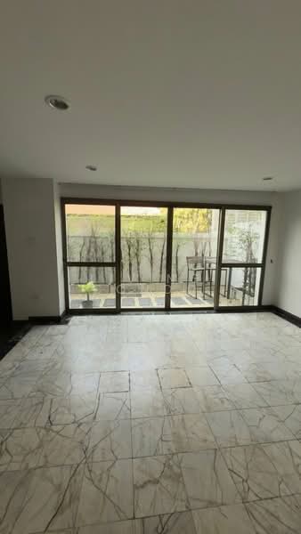 Leo Classic Place, Bangkok, Khlong Tan Nua, Watthana, Bangkok, 3 Bedrooms, 250 sqm, Townhouse For Rent, by Living Condo, 500180324 - DDproperty.com