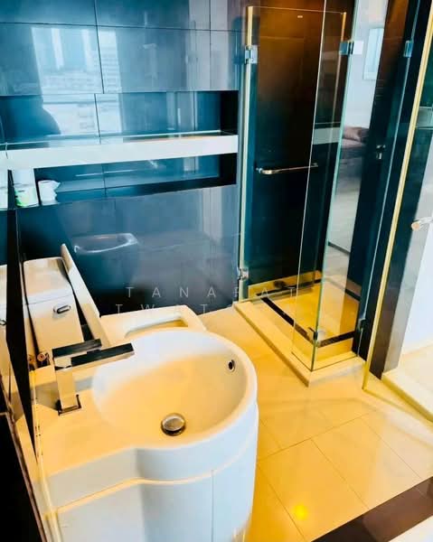 Rhythm Sathorn, Bangkok, 141 Soi Sathorn 21, Yan Nawa, Sathon, Bangkok, 2 Bedrooms, 67 sqm, Condo For Rent, by Tanapat Jitwatcharakomol, 500180334 - DDproperty.com