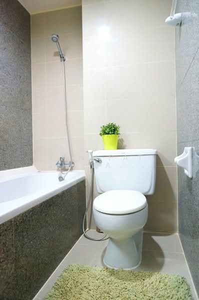 Green Point Silom, Bangkok, 29 Soi Anumanratthanon, Suriyawong, Bang Rak, Bangkok, 2 Bedrooms, 73 sqm, Condo For Rent, by Tanapat Jitwatcharakomol, 500180351 - DDproperty.com