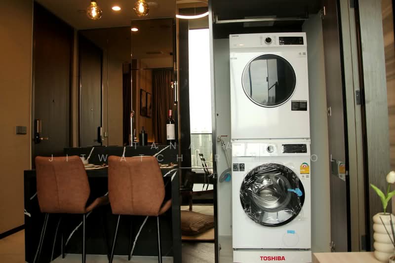 The Esse Sukhumvit 36, Bangkok, Soi Sukhumvit 36, Sukhumvit Road, Phra Kanong, Khlong Toei, Bangkok, 1 Bedroom, 39 sqm, Condo For Rent, by Tanapat Jitwatcharakomol, 500180405 - DDproperty.com