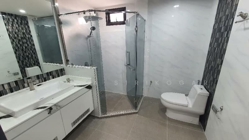 5-BR House, Bangkok, Lat Phrao, Lat Phrao, Bangkok, 5 Bedrooms, 400 sqm, Single Detached House For Rent, by Pavana Sirikogar, 500180436 - DDproperty.com