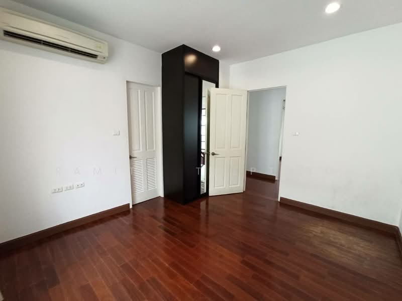 Narasiri Pattanakarn-Srinakarin, Bangkok, 878 Soi Srinakarin 20, Khlong Chan, Bang Kapi, Bangkok, 5 Bedrooms, 440 sqm, Single Detached House For Rent, by Ramita  Theptham, 500180448 - DDproperty.com
