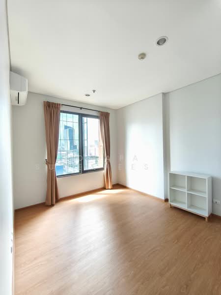 Villa Asoke, Bangkok, 1588 New Petchburi Road, Makkasan, Ratchathewi, Bangkok, 1 Bedroom, 40 sqm, Condo For Sale, by Orapa Sumetheesirisakul, 500180534 - DDproperty.com