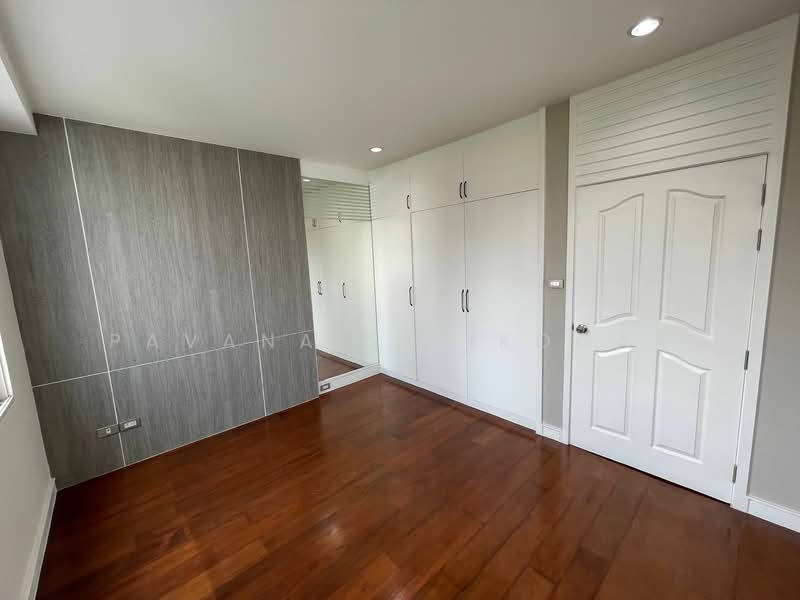 Baan Klang Krung Thonglor, Bangkok, 55 Soi Sukhumvit 55, Khlong Tan Nua, Watthana, Bangkok, 3 Bedrooms, 350 sqm, Townhouse For Rent, by Pavana Sirikogar, 500180554 - DDproperty.com