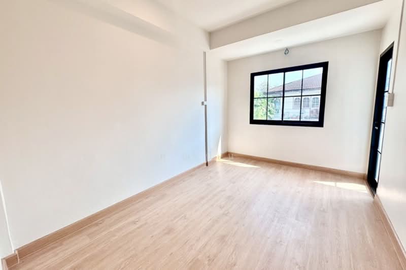 ถาวรนิเวศน์ 2, Bangkok, ถนนบางนา-ตราด, Bang Na Tai, Bang Na, Bangkok, 4 Bedrooms, 120 sqm, Semi-Detached House (Twin House) For Sale, by คุณปิ่น, 500180609 - DDproperty.com