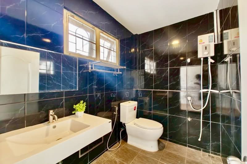 ถาวรนิเวศน์ 2, Bangkok, ถนนบางนา-ตราด, Bang Na Tai, Bang Na, Bangkok, 4 Bedrooms, 120 sqm, Semi-Detached House (Twin House) For Sale, by คุณปิ่น, 500180609 - DDproperty.com