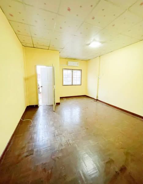 ทำเล BTS สะพานใหม่ ซ.พหลโยธิน 52 ให้เช่าทาวน์เฮ้าส์ 2 ชั้น บ้านพร้อมอยู่ ทำเลดี, Bangkok, พหลโยธิน, Khlong Tanon, Sai Mai, Bangkok, 3 Bedrooms, 150 sqm, Townhouse For Rent, by บุษบา รัตนวงษ์ชัย, 500180638 - DDproperty.com