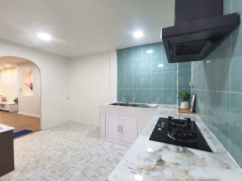 Moobaan Rung Rueang House Phahon Yothin 54 : หมู่บ้านรุ่งเรืองเฮ้าส์ พหลโยธิน54, กรุงเทพ, ถนนเทพรักษ์, คลองถนน, สายไหม, กรุงเทพ, 128 ตร.ม., ทาวน์เฮ้าส์ ขาย, โดย Poonyaporn Veerabulyarit, 500180650 - DDproperty.com