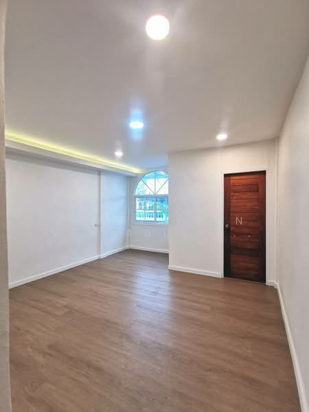 Moobaan Rung Rueang House Phahon Yothin 54, Bangkok, Theparak Road, Khlong Tanon, Sai Mai, Bangkok, 2 Bedrooms, 128 sqm, Townhouse For Sale, by Poonyaporn Veerabulyarit, 500180650 - DDproperty.com