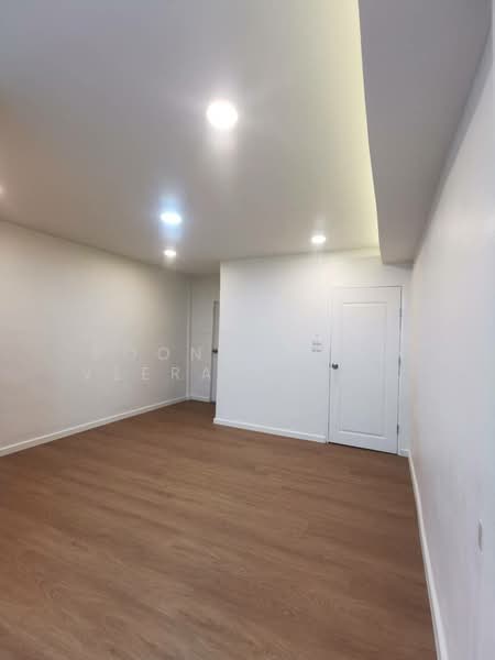 Moobaan Rung Rueang House Phahon Yothin 54, Bangkok, Theparak Road, Khlong Tanon, Sai Mai, Bangkok, 2 Bedrooms, 128 sqm, Townhouse For Sale, by Poonyaporn Veerabulyarit, 500180650 - DDproperty.com