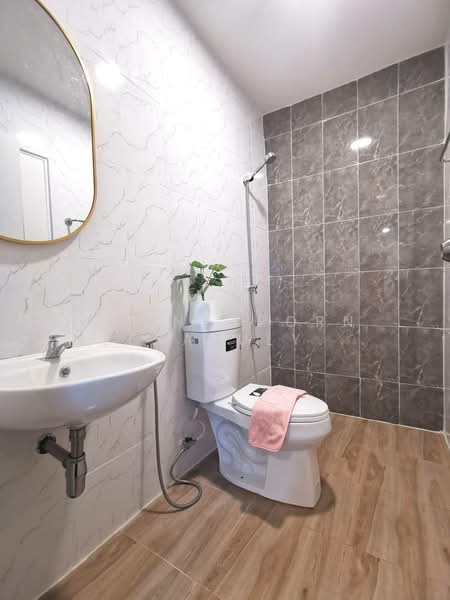 Moobaan Rung Rueang House Phahon Yothin 54, Bangkok, Theparak Road, Khlong Tanon, Sai Mai, Bangkok, 2 Bedrooms, 128 sqm, Townhouse For Sale, by Poonyaporn Veerabulyarit, 500180650 - DDproperty.com