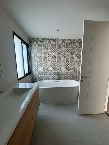 Burasiri Panyaintra, Bangkok, Khlong Song Road, Bang Chun, Khlong Sam Wa, Bangkok, 5 Bedrooms, 373 sqm, Single Detached House For Rent, by Khun Eve, 500180652 - DDproperty.com