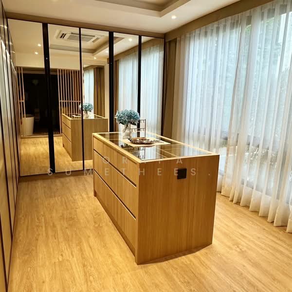 4-BR Townhouse, Bangkok, Phra Kanong Nua, Watthana, Bangkok, 4 Bedrooms, 250 sqm, Townhouse For Sale, by Orapa Sumetheesirisakul, 500180662 - DDproperty.com