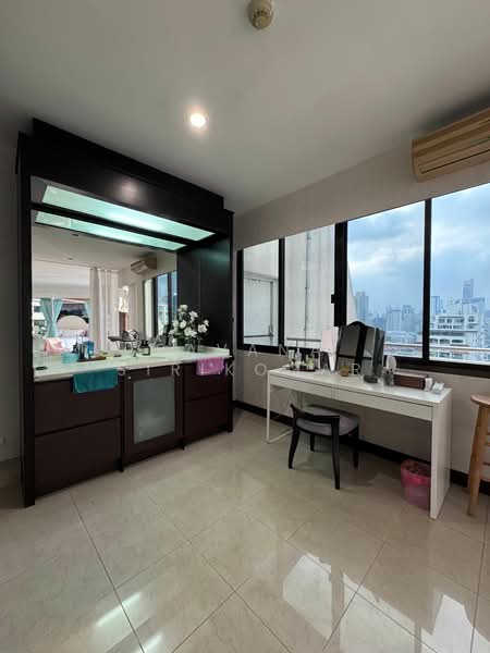 Supalai Place Sukhumvit 39, Bangkok, 175-179 Soi Sukhumvit 39 Sukhumvit Road, Khlong Tan Nua, Watthana, Bangkok, 4 Bedrooms, 409 sqm, Condo For Rent, by Pavana Sirikogar, 500180674 - DDproperty.com