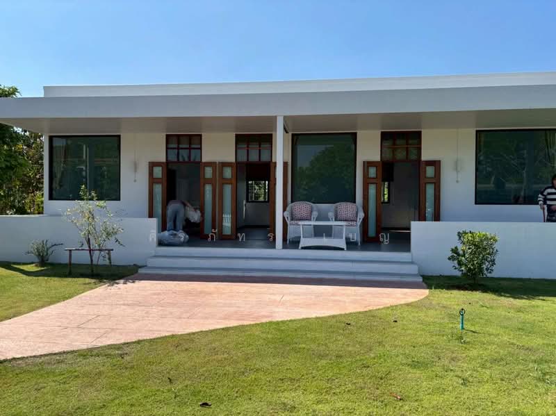 บ้านเดี่ยว7ห้องนอน บ้านแพ้ว 5 ไร่ ตกแต่งสวยพร้อมเข้าอยู่ ติดน้ำ ล้อมด้วยสวนมะพร้าว100ไร่ที่สวยที่สุด, Samut Sakhon, บ้านแพ้ว ซอย 4, Ban Phaeo, Ban Phaeo, Samut Sakhon, 7 Bedrooms, 350 sqm, Villa For Sale, by ศิรภัทร เบญ, 500180700 - DDproperty.com