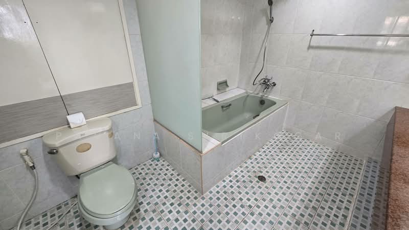 Tai Ping Towers, Bangkok, 582 Soi Sukhumvit 63, Khlong Tan Nua, Watthana, Bangkok, 5 Bedrooms, 252 sqm, Condo For Rent, by Pavana Sirikogar, 500180736 - DDproperty.com