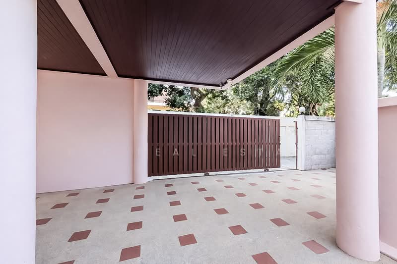 House with Private Pool for Rent in Pratumnak Hill, Chon Buri (Pattaya), Bang Lamung, Bang Lamung (Pattaya), Chon Buri (Pattaya), 4 Bedrooms, 440 sqm, Single Detached House For Rent, by PLC Real Estate, 500180771 - DDproperty.com