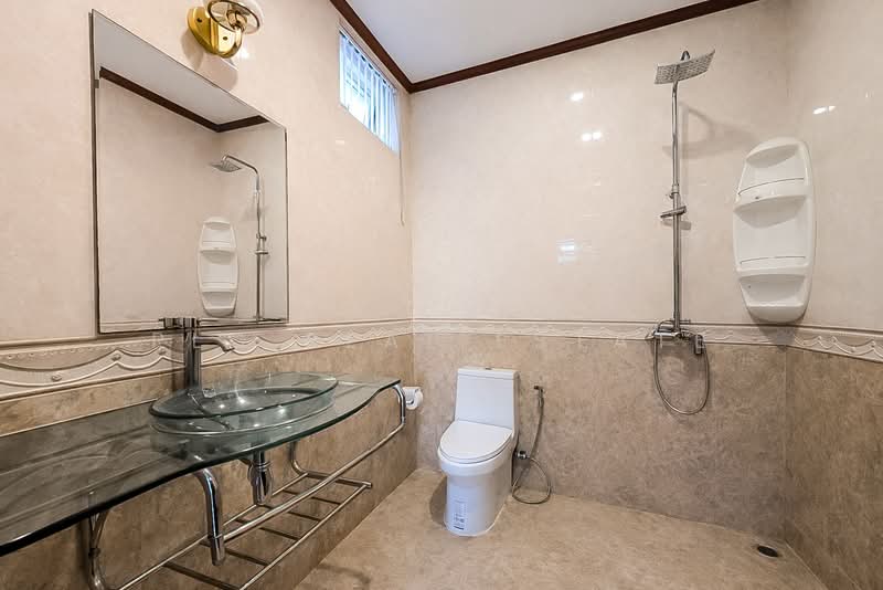 House with Private Pool for Rent in Pratumnak Hill, Chon Buri (Pattaya), Bang Lamung, Bang Lamung (Pattaya), Chon Buri (Pattaya), 4 Bedrooms, 440 sqm, Single Detached House For Rent, by PLC Real Estate, 500180771 - DDproperty.com