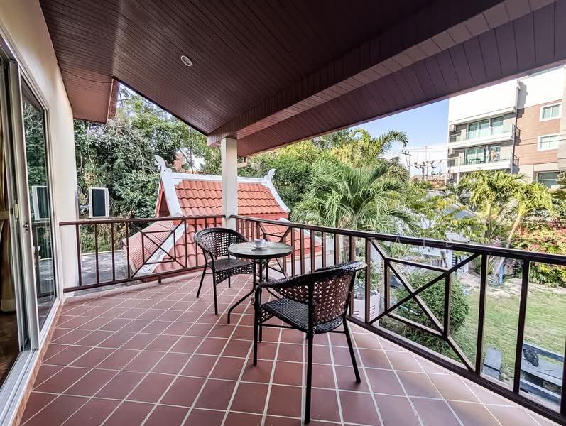 House with Private Pool for Rent in Pratumnak Hill, Chon Buri (Pattaya), Bang Lamung, Bang Lamung (Pattaya), Chon Buri (Pattaya), 4 Bedrooms, 440 sqm, Single Detached House For Rent, by PLC Real Estate, 500180771 - DDproperty.com