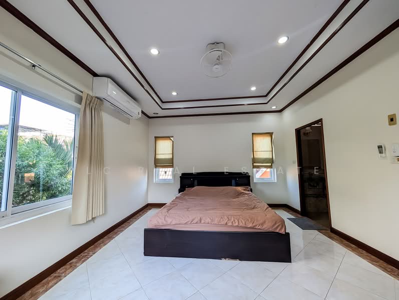 House with Private Pool for Rent in Pratumnak Hill, Chon Buri (Pattaya), Bang Lamung, Bang Lamung (Pattaya), Chon Buri (Pattaya), 4 Bedrooms, 440 sqm, Single Detached House For Rent, by PLC Real Estate, 500180771 - DDproperty.com