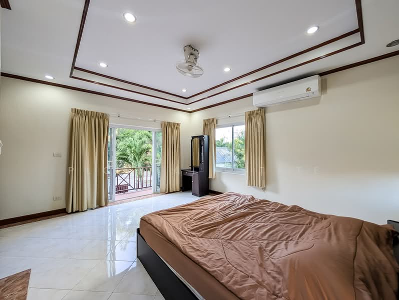 House with Private Pool for Rent in Pratumnak Hill, Chon Buri (Pattaya), Bang Lamung, Bang Lamung (Pattaya), Chon Buri (Pattaya), 4 Bedrooms, 440 sqm, Single Detached House For Rent, by PLC Real Estate, 500180771 - DDproperty.com
