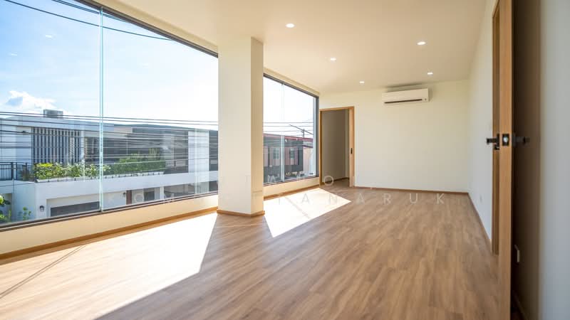 ขายบ้านเดี่ยว 2 ชั้น ในเมือง นิมมาน เชียงใหม่ ทำเลดี เดินทางสะดวก, Chiang Mai, Su Thep, Muang Chiang Mai, Chiang Mai, 3 Bedrooms, 279 sqm, Single Detached House For Sale, by Jutanon Komoottanaruk, 500180955 - DDproperty.com