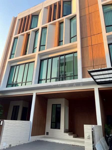 The Author - Ratchada 32, Bangkok, Soi Ratchadaphisek 36, Chan Kasem, Chatuchak, Bangkok, 3 Bedrooms, 227 sqm, Townhouse For Rent, by Pavana Sirikogar, 500180969 - DDproperty.com