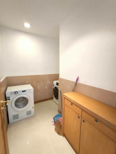 The Height, Bangkok, Soi Sukhumvit 55, Khlong Tan Nua, Watthana, Bangkok, 3 Bedrooms, 166 sqm, Condo For Rent, by Patraporn Kansri, 500180996 - DDproperty.com