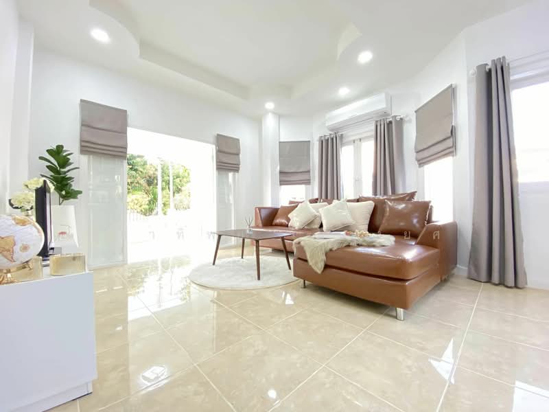 ม.รีเจ้นท์โฮม, Chiang Mai, San Sai Noi, San Sai, Chiang Mai, 4 Bedrooms, 270 sqm, Single Detached House For Rent, by สุธาทิพย์ เมืองยศ, 500181052 - DDproperty.com