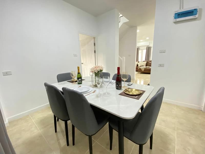 ม.รีเจ้นท์โฮม, Chiang Mai, San Sai Noi, San Sai, Chiang Mai, 4 Bedrooms, 270 sqm, Single Detached House For Rent, by สุธาทิพย์ เมืองยศ, 500181052 - DDproperty.com