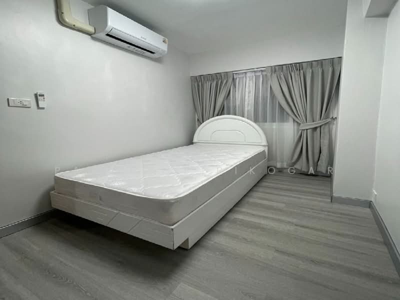 Thonglor Tower, Bangkok, Soi Thonglor, Sukhumvit 55 Road, Khlongtoei Nua, Watthana, Bangkok, 3 Bedrooms, 98 sqm, Condo For Rent, by Pavana Sirikogar, 500181109 - DDproperty.com