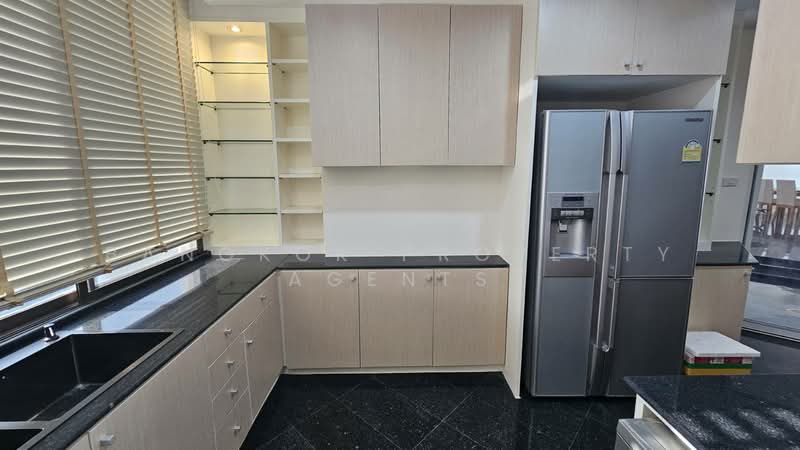 River House Condominium : ริเวอร์ เฮ้าส์ คอนโดมิเนียม, กรุงเทพ, 764 ถนนลาดหญ้า, คลองสาน, คลองสาน, กรุงเทพ, 220 ตร.ม., คอนโด ให้เช่า, โดย BANGKOK PROPERTY AGENTS, 500181175 - DDproperty.com