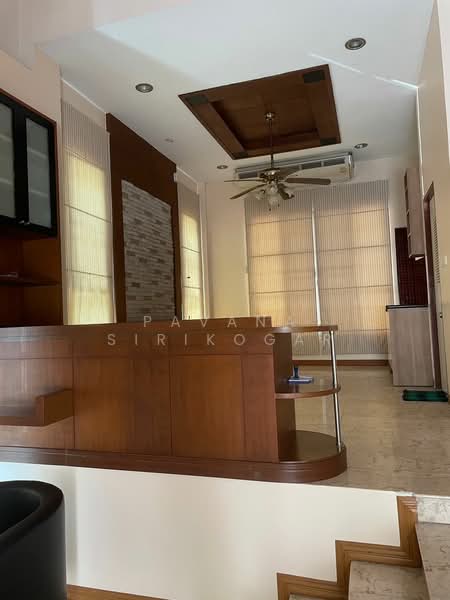 3-BR Townhouse, Bangkok, Chan Kasem, Chatuchak, Bangkok, 3 Bedrooms, 200 sqm, Townhouse For Rent, by Pavana Sirikogar, 500181186 - DDproperty.com