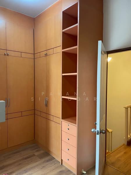 3-BR Townhouse, Bangkok, Chan Kasem, Chatuchak, Bangkok, 3 Bedrooms, 200 sqm, Townhouse For Rent, by Pavana Sirikogar, 500181186 - DDproperty.com